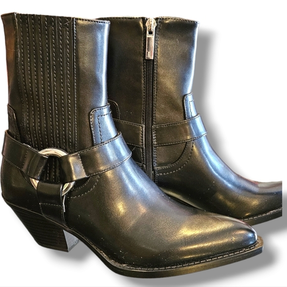 Zara ankle boots. Size 7. Inside Zipper. Buckle Detail. - Picture 3 of 10